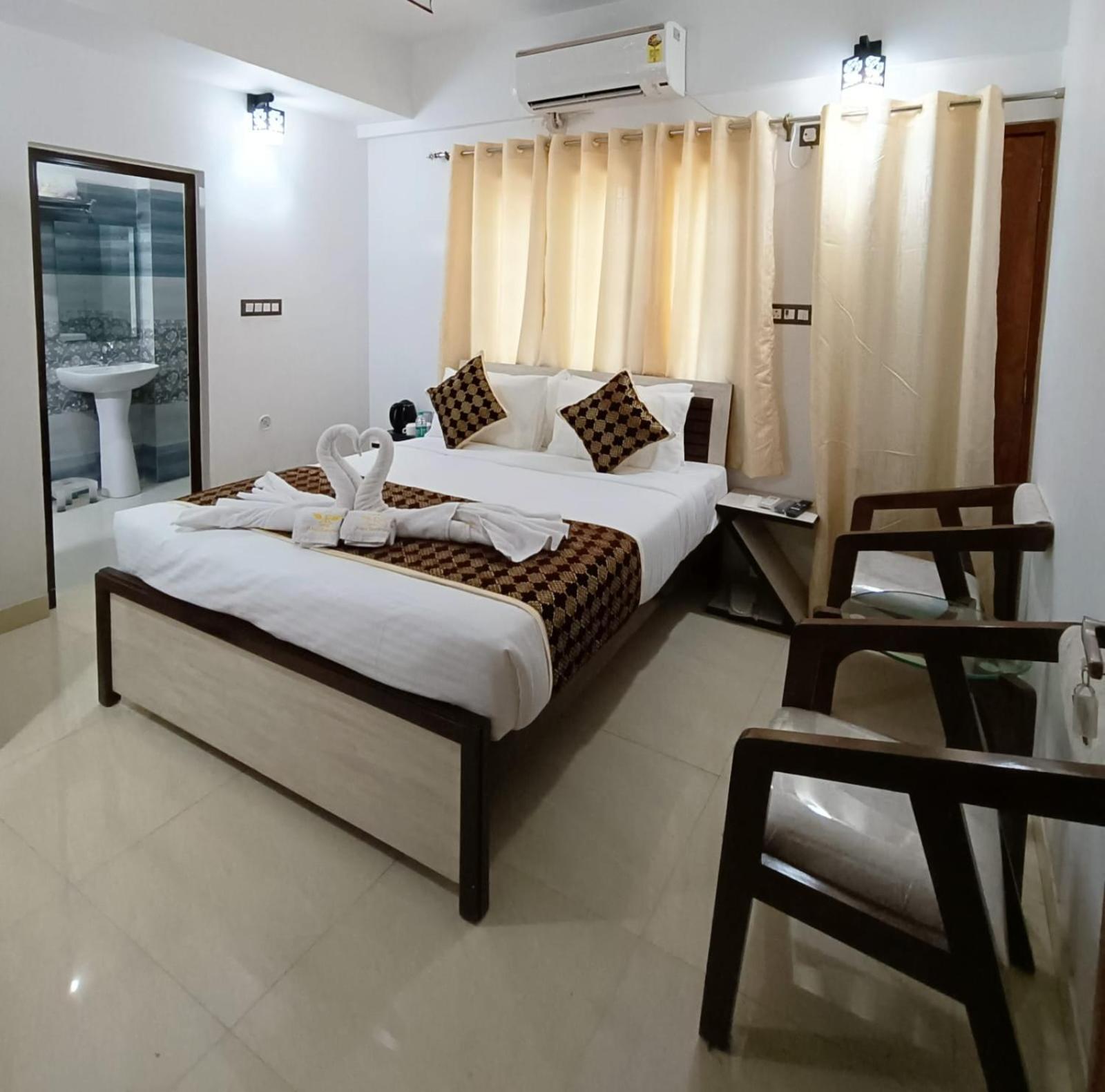 Hotel Aman Residency Allāhābād Junction Buitenkant foto